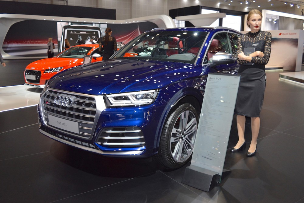 Thương hiệu xe sang “4 vòng tròn” Audi Đức hiện đang trưng bày chiếc  Audi SQ5 đời 2017 tại triển lãm Dubai Motor Show 2017.